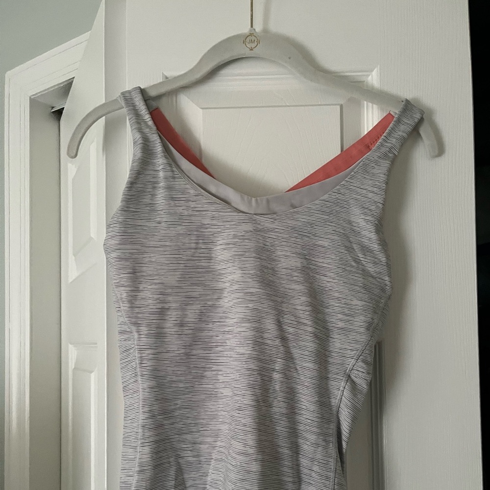 Lululemon workout top